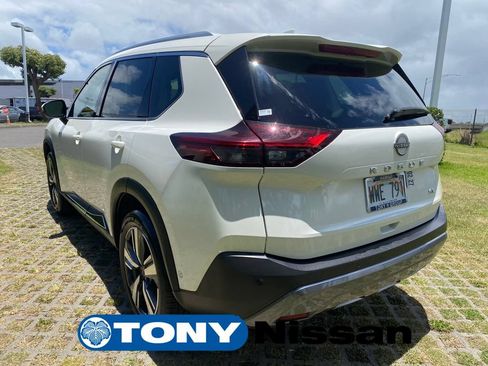 Used 2023 Nissan Rogue SL w/ SL Premium Package FWD image 5