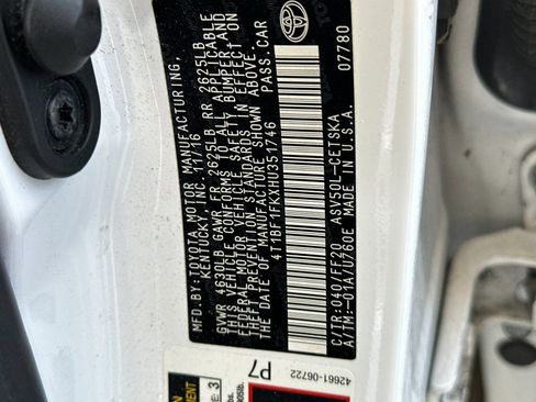 Used 2017 Toyota Camry SE image 26