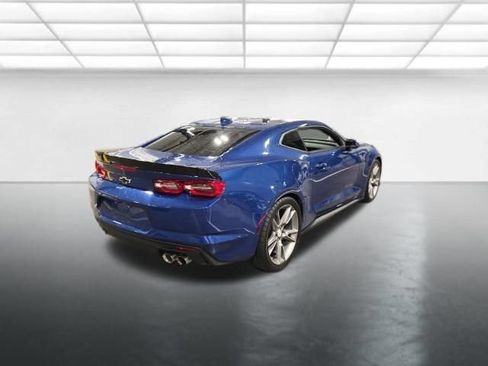 Used 2021 Chevrolet Camaro LT w/ Technology Package RWD image 5