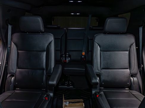 Used 2021 Chevrolet Tahoe Z71 w/ Rear Media and Nav Package image 19