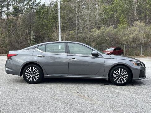 Certified 2024 Nissan Altima 2.5 SV w/ SV Premium Package image 28