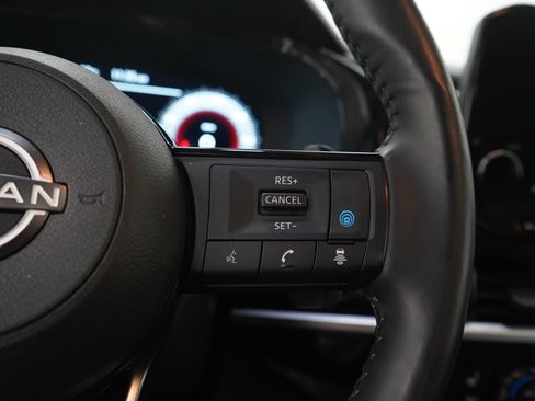 Used 2024 Nissan Pathfinder Platinum AWD/4WD image 32