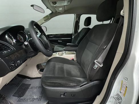 Used 2015 Dodge Grand Caravan SXT FWD image 19