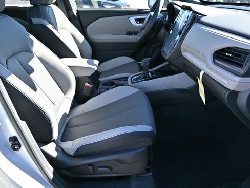 New 2025 Subaru Forester Limited image 17