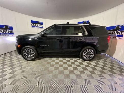 Used 2024 GMC Yukon Denali Ultimate AWD/4WD image 10