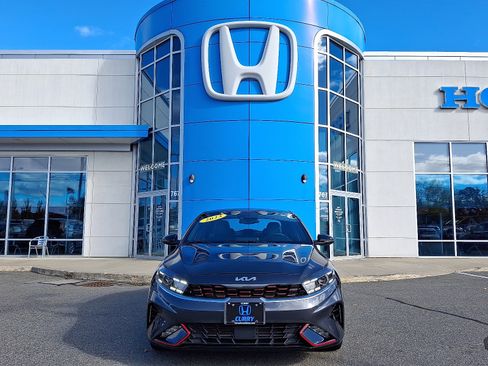 Used 2023 Kia Forte GT-Line w/ GT-Line Premium Package image 2