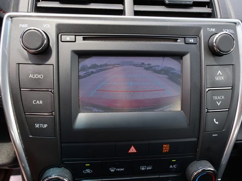 Used 2017 Toyota Camry SE FWD image 30