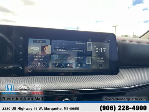 Used 2025 Nissan Kicks SR AWD/4WD image 17