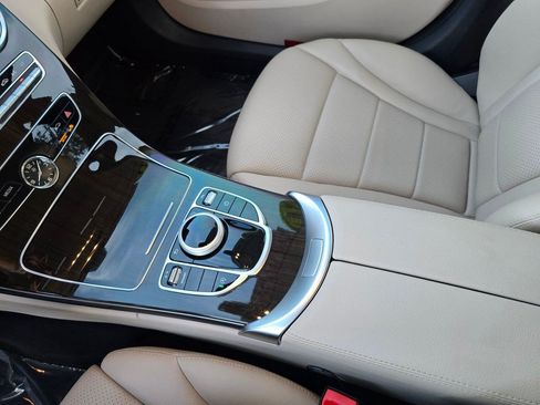 Used 2021 Mercedes-Benz C 300 Sedan image 23