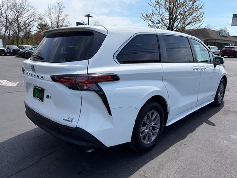 Used 2021 Toyota Sienna LE FWD image 7