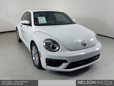Used 2017 Volkswagen Beetle 1.8T Classic FWD image 3