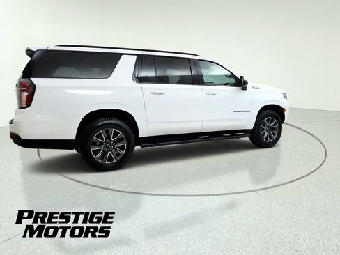 Used 2022 Chevrolet Suburban Z71 w/ Luxury Package AWD/4WD image 8