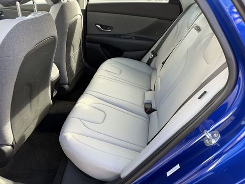 Used 2025 Hyundai Elantra Limited FWD image 20