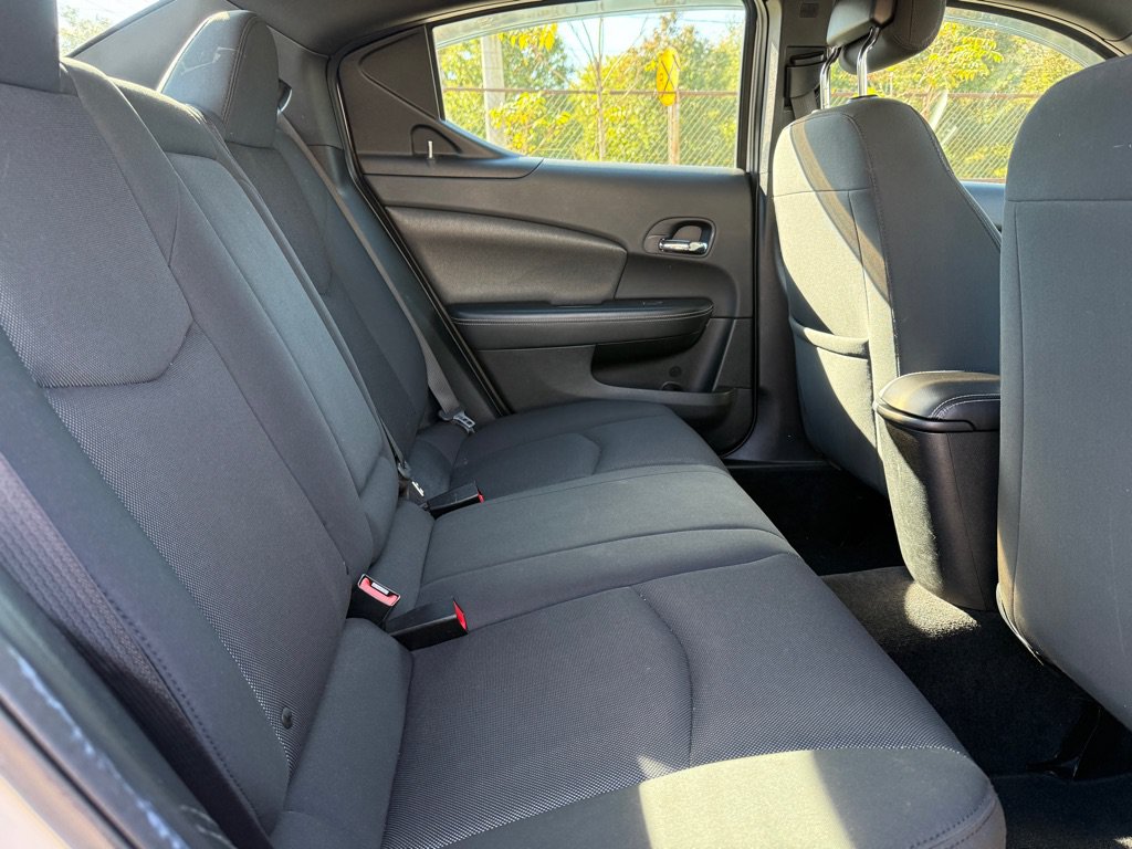 Used 2011 Dodge Avenger Mainstreet FWD image 9