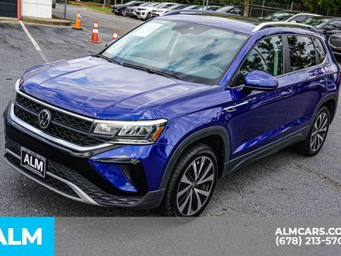 Used 2024 Volkswagen Taos SE image 14