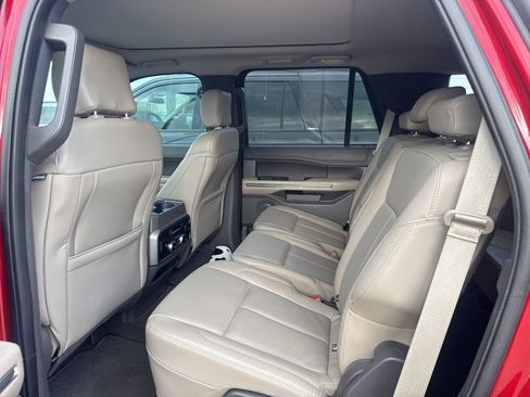 Used 2020 Ford Expedition XLT w/ Equipment Group 202A RWD image 6
