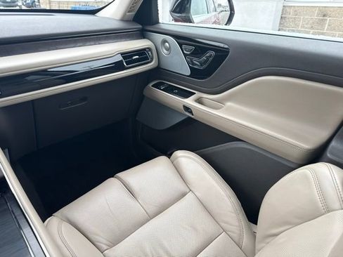 Used 2020 Lincoln Aviator Reserve w/ Equipment Group 202A image 19