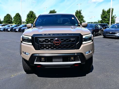 Certified 2024 Nissan Frontier PRO-4X w/ Technology Package AWD/4WD image 3