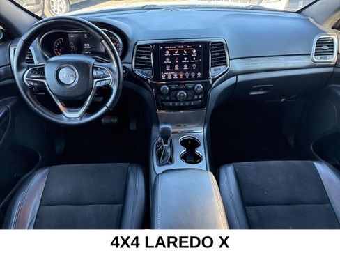 Used 2022 Jeep Grand Cherokee Laredo X AWD/4WD image 4
