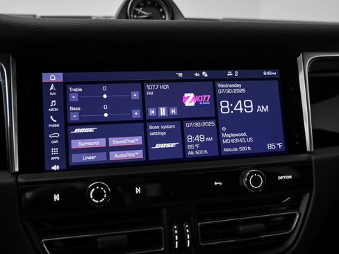 Certified 2025 Porsche Macan AWD/4WD image 27
