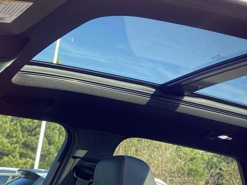 Used 2021 Chevrolet Blazer RS w/ Enhanced Convenience Package image 19