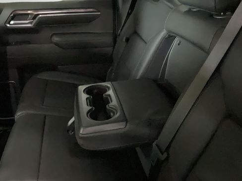 Used 2022 Chevrolet Silverado 1500 LTZ w/ LTZ Convenience Package II AWD/4WD image 33