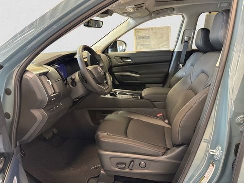 New 2026 Nissan Pathfinder SL w/ SL Premium Package image 9