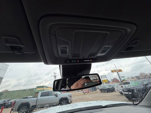 Used 2024 GMC Sierra 3500 Pro w/ Convenience Package image 15