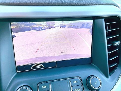 Used 2020 GMC Acadia SLT FWD image 21