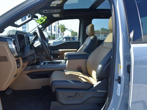 Used 2025 Ford F450 Lariat w/ FX4 Off-Road Package image 21