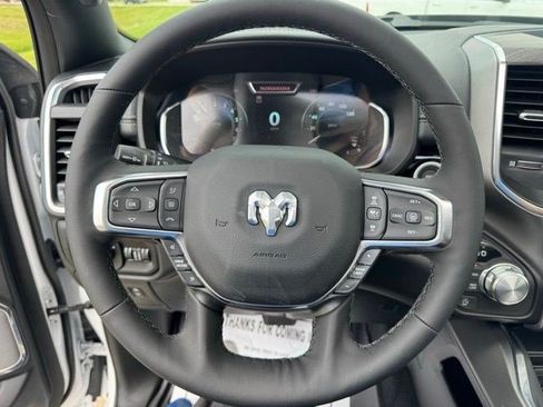 New 2026 RAM 1500 Laramie AWD/4WD image 18