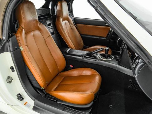 Used 2008 MAZDA MX-5 Miata Grand Touring w/ Premium Pkg RWD image 30