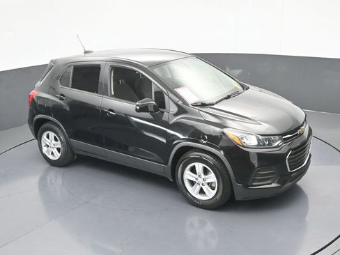 Used 2020 Chevrolet Trax LS image 41
