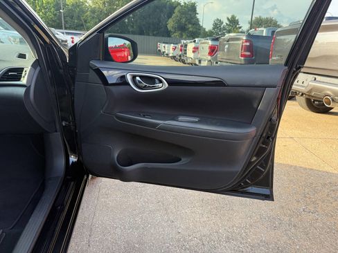 Used 2018 Nissan Sentra SV FWD image 11