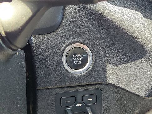 Used 2023 Toyota Tundra SR5 AWD/4WD image 31