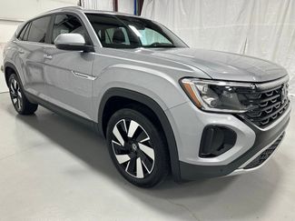 Used 2025 Volkswagen Atlas Cross Sport SE video 1
