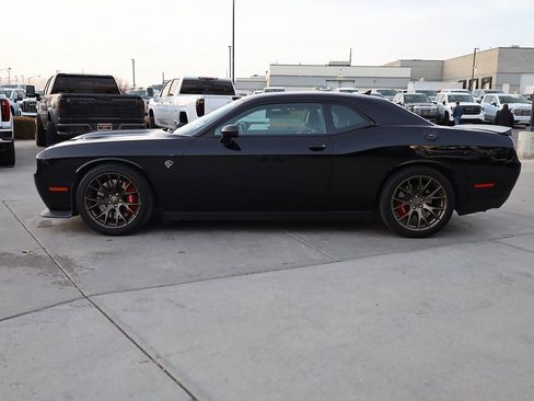 Used 2015 Dodge Challenger SRT Hellcat image 3