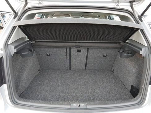 Used 2012 Volkswagen Golf 4-Door image 18