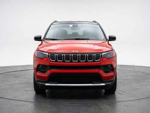 Used 2025 Jeep Compass Limited image 2