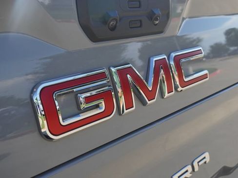 Used 2025 GMC Sierra 2500 AT4X AWD/4WD image 12