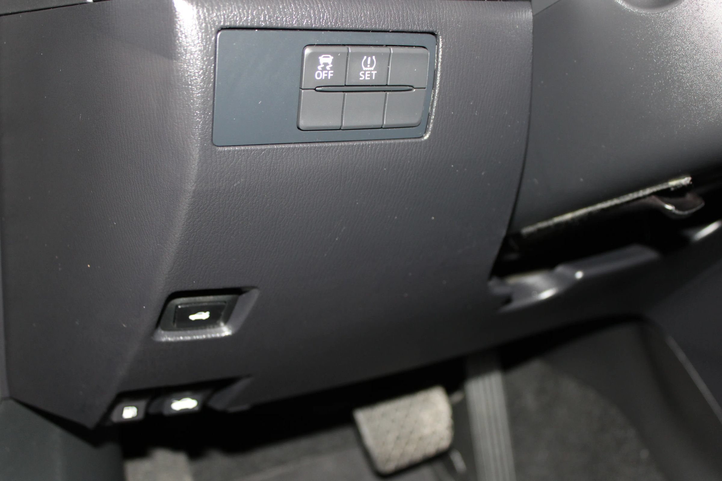 Used 2015 MAZDA MAZDA3 i Sport FWD image 21