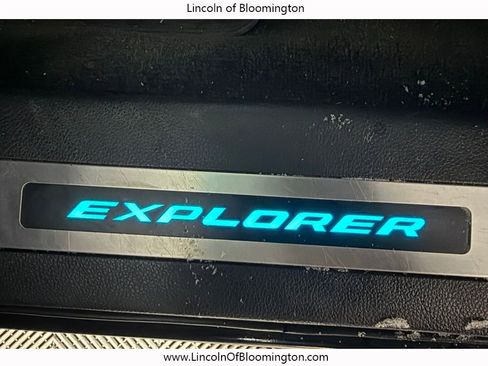Used 2017 Ford Explorer Platinum image 49