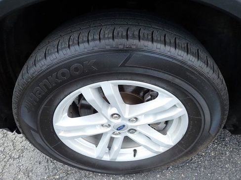 Used 2023 Ford Explorer XLT w/ Equipment Group 202A image 13