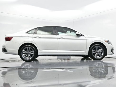 Used 2023 Volkswagen Jetta SE image 51