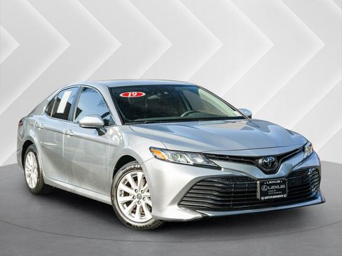 Used 2019 Toyota Camry LE w/ Carpet Mat Package FWD image 1