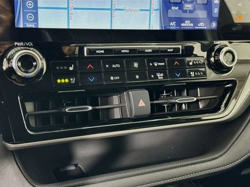 Used 2022 Toyota Highlander Platinum FWD image 16