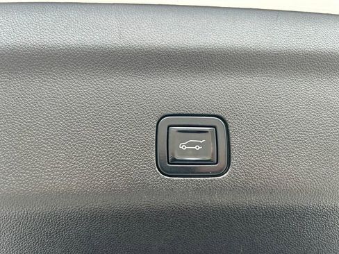 Used 2021 GMC Yukon AT4 w/ LPO, Illumination Package AWD/4WD image 19