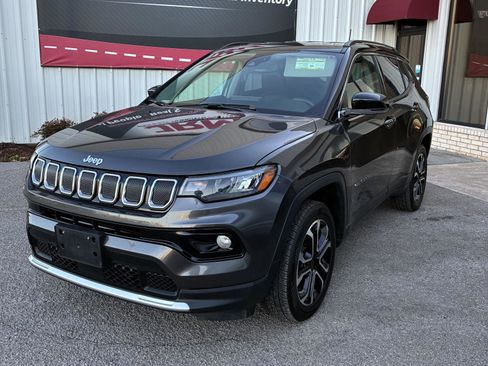 Used 2022 Jeep Compass Limited image 1