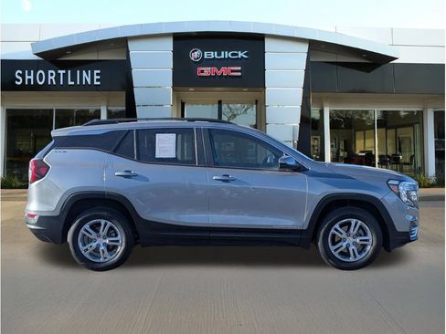 Used 2023 GMC Terrain SLE w/ Driver Convenience Package AWD/4WD image 2