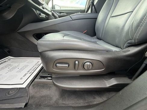 Used 2019 Buick Enclave Essence AWD/4WD image 23